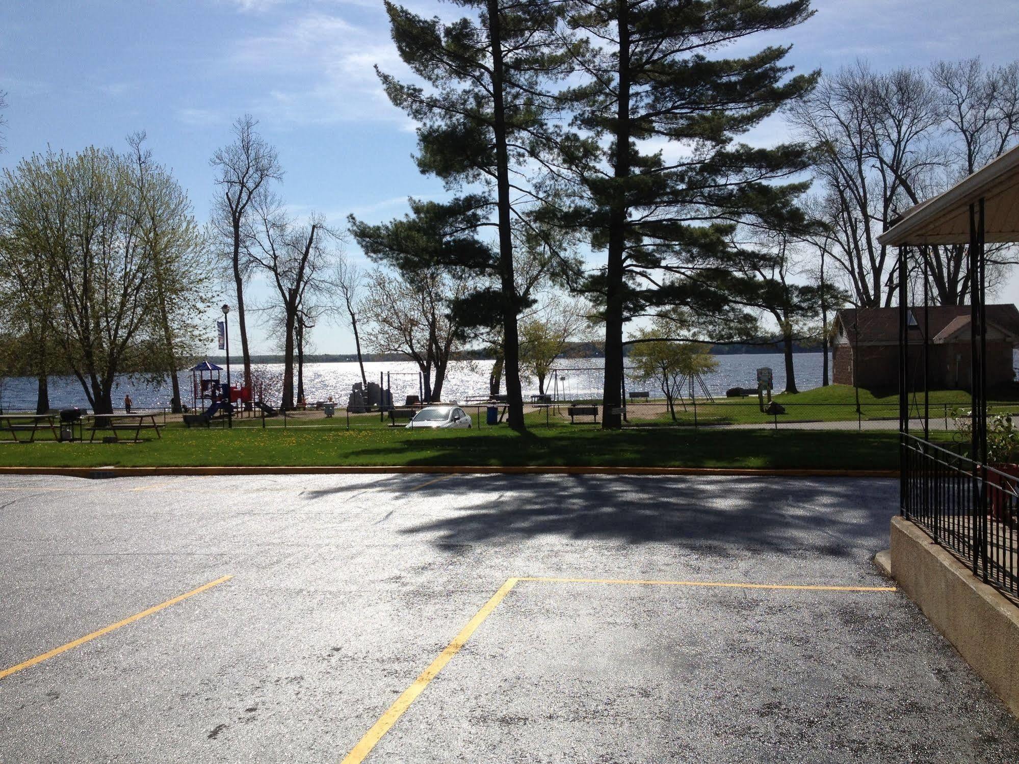 Park Place Motel & Suites Tweed Esterno foto